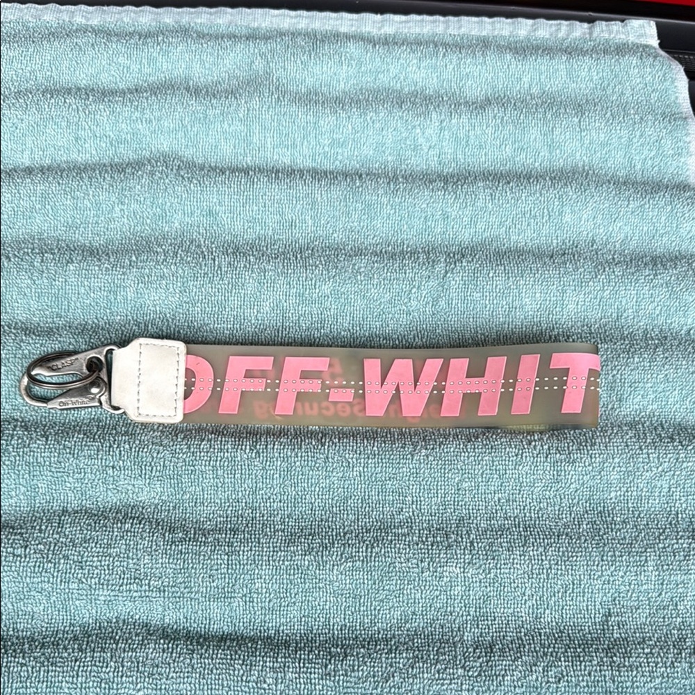 Off-White clasp
